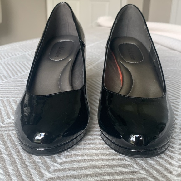 Kelly & Katie Dorotha Black Patent Leather pumps size 7.5 - Picture 3 of 10